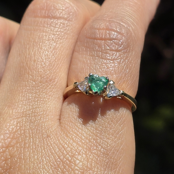 Emerald Heart Trilliant Diamonds 14k Ring - Picture 9 of 9